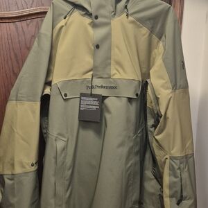 Peak Performance Men's Green Insulated Jacket